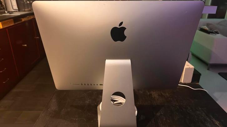 IMac 21,5 inch - Goede Staat - Amsterdam Oost, Computers en Software, Apple Desktops, Gebruikt, iMac, HDD, 2 tot 3 Ghz, 8 GB, Ophalen