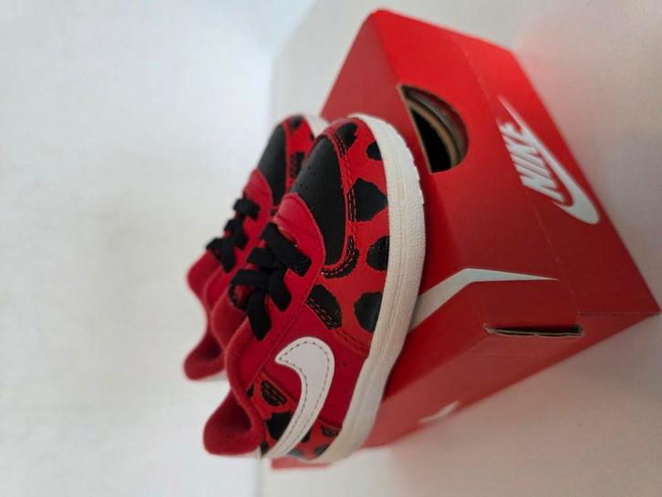 Nike Airforce 1, crib 'Ladybug' editie. Maat 19,5, Kinderen en Baby's, Babykleding | Schoentjes en Sokjes, Zo goed als nieuw, Meisje
