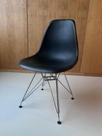 Stoelen eetkamer Eames replica, Huis en Inrichting, Stoelen, Ophalen, Gebruikt, Zwart, Metaal