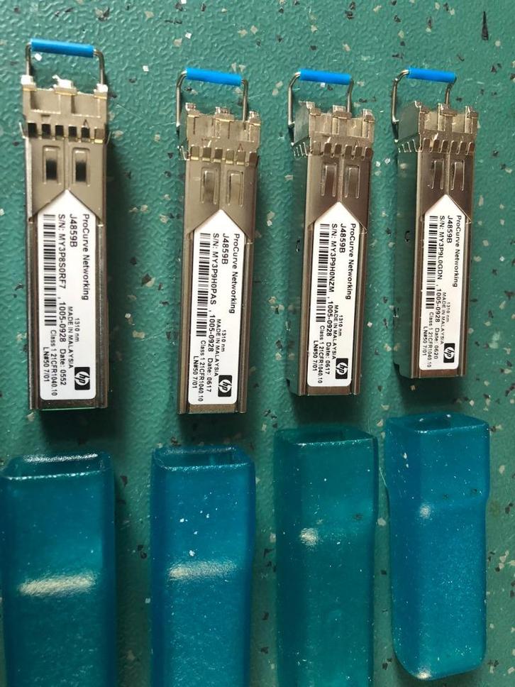 4x netwerk HP J4859B, Computers en Software, Netwerk switches, Zo goed als nieuw, Ophalen of Verzenden