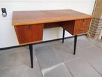 Vintage jaren 60 bureau , pastoe stijl? 110 breed, Huis en Inrichting, Ophalen, Gebruikt, Bureau