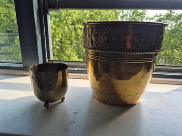 Vintage koperen bloempotten  beschikbaar voor biedingen