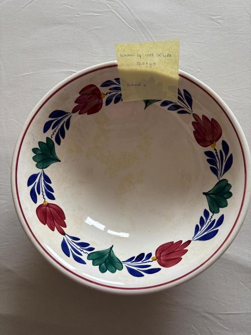 Boerenbont schaal op voet SC483A Boerenbond, Huis en Inrichting, Keuken | Servies, Gebruikt, Schaal of Schalen, Boerenbont, Aardewerk