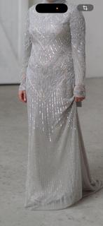 Prachtige gala jurk - Zo goed als nieuw!, Kleding | Dames, Jurken, Zo goed als nieuw, Grijs, Onder de knie, Ophalen