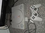 Ps1 met bushido blade game + controller & kabels, Spelcomputers en Games, Ophalen of Verzenden, Met 1 controller