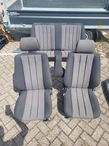 Mercedes 190 w201 karo interieur in nieuw staat beschikbaar voor biedingen