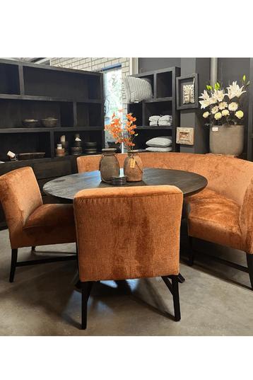 ronde eettafelbank + 2 stoelen beschikbaar voor biedingen