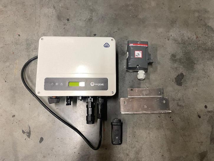 omvormer zonnepanelen GOODWE GW3000-XS-30-3 ZGAN, Doe-het-zelf en Verbouw, Elektra en Kabels, Zo goed als nieuw, Overige typen