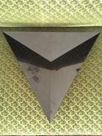 Zwarte perspex driehoekige schaal design perplex A dam, Overige materialen, Schaal, Ophalen of Verzenden, Zo goed als nieuw