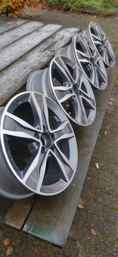 Z.g.a.n. set lichtmetalen velgen voor Mercedes, Auto-onderdelen, Banden en Velgen, Velg(en), All Season, 17 inch, Overige, 225 mm