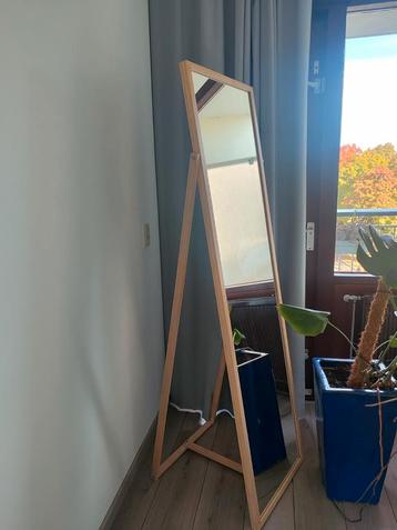 Standing Mirror  beschikbaar voor biedingen