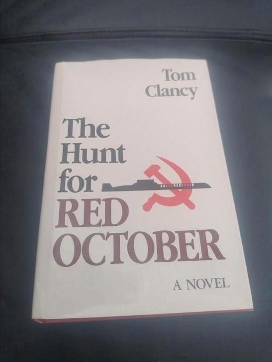 The Hunt for Red October, Boeken, Oorlog en Militair, Zo goed als nieuw, Ophalen of Verzenden