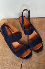 Donkerblauwe sandalen met hoge hak van CHIE MIHARA maat 40, Chie Mihara, Blauw, Ophalen of Verzenden, Schoenen met hoge hakken