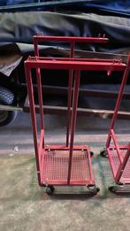 Rode metalen verrijdbare houders / statieven op wielen, Ophalen, Gebruikt