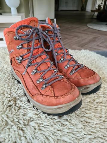Lowa wandelschoenen beschikbaar voor biedingen