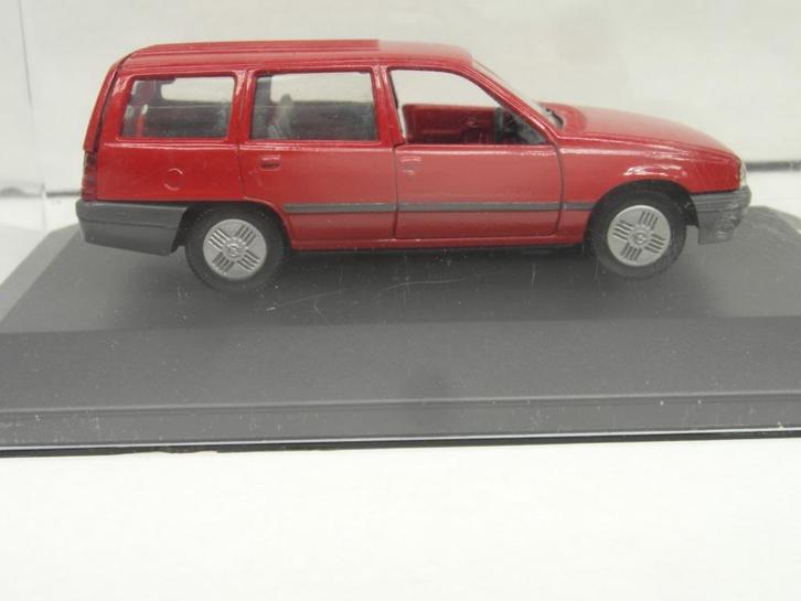 Opel Kadett  E Stationcar  Gamma  1:43, Hobby en Vrije tijd, Modelauto's | 1:43, Gebruikt, Auto, Gama, Ophalen of Verzenden