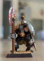 Warhammer miniatuur met cape, Verzenden, Zo goed als nieuw, Warhammer