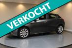 Alfa Romeo Giulietta 1.4 T Distinctive *1ste Eigenaar!* 15.0, Auto's, Alfa Romeo, Euro 5, 4 cilinders, Leder en Stof, Origineel Nederlands