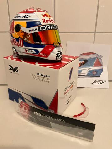 2023 Retro 1:2 Helm Max Verstappen beschikbaar voor biedingen