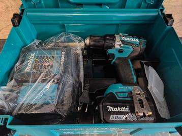 Makita boor/schroef machine met 5ah 18v en oplader in mbox beschikbaar voor biedingen