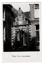 Hoorn. Fotokaart van het Poortje naar het Stadsziekenhuis., Ophalen of Verzenden, 1920 tot 1940, Noord-Holland