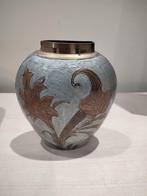 Antieke messing vaas met bloemenmotief emaille, Antiek en Kunst, Antiek | Vazen, Verzenden