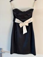 Cocktailjurk zwart met crème strik - Steps maat 34, Kleding | Dames, Gelegenheidskleding, Verzenden, Zwart, Cocktailjurk, Zo goed als nieuw