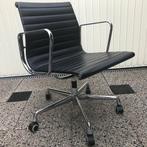 IZGS Vitra Eames stoel 107 108 chroom zwart leer wielen, Huis en Inrichting, Bureaustoelen, Ophalen, Zwart, Zo goed als nieuw