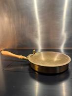 Antieke koperen pan met deksel en houten handvat, Antiek en Kunst, Antiek | Koper en Brons, Ophalen of Verzenden