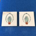 2 Fraaie antieke muurtegels, struik in pot. Circa 1900, Verzenden