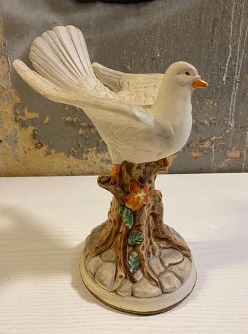 Porseleinen duif beschikbaar voor biedingen