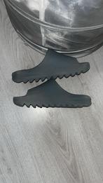 yeezy slides onyx, Kleding | Heren, Schoenen, Verzenden, Zo goed als nieuw, Zwart