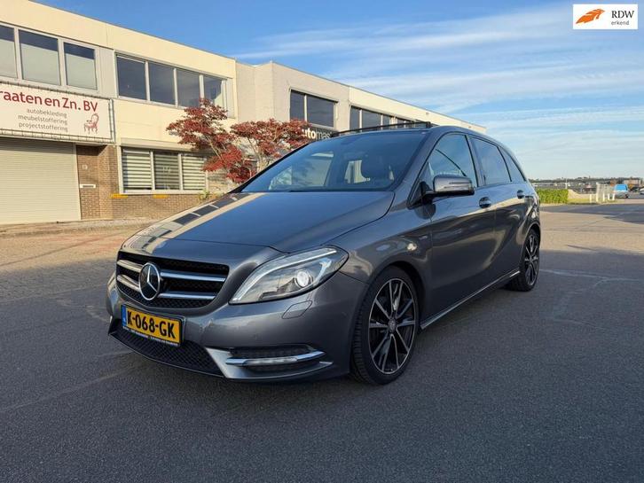 Mercedes-Benz B-klasse 200 Ambition AUTOMAAT PANO LED Cruise, Auto's, Mercedes-Benz, Bedrijf, Te koop, B-Klasse, ABS, Airbags