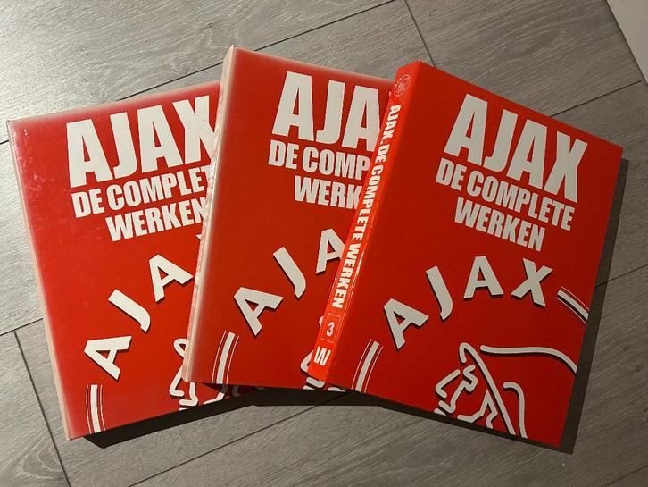 Ajax - De Complete Werken, Boeken, Sportboeken, Zo goed als nieuw, Balsport, Ophalen of Verzenden