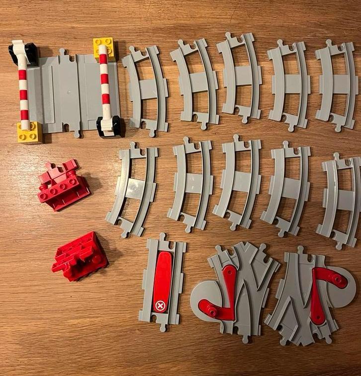 Duplo Treinrails, Kinderen en Baby's, Speelgoed | Duplo en Lego, Zo goed als nieuw, Duplo, Complete set, Ophalen of Verzenden