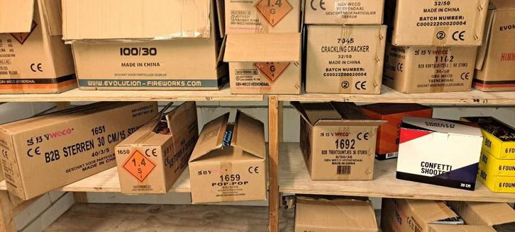 CAT1 F1 vuurwerk partij alles in een koop!, Hobby en Vrije tijd, Feestartikelen, Nieuw, Fopartikel, Overige, Ophalen