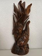 Indonesisch houtsnijwerk omhelzend liefdespaar, Antiek en Kunst, Kunst | Niet-Westerse kunst, Ophalen of Verzenden