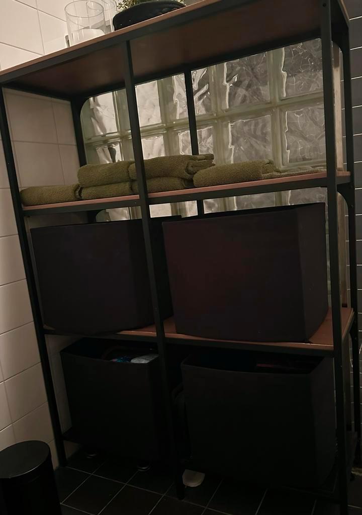 IKEA Fjallbo Stellingkast, Huis en Inrichting, Kasten | Boekenkasten, Gebruikt, 100 tot 150 cm, 25 tot 50 cm, Met plank(en), Metaal