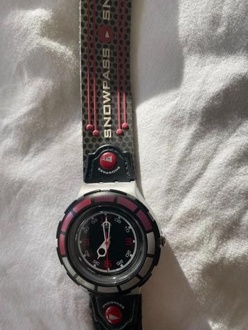Skihorloge rood/zwart klittenband  beschikbaar voor biedingen