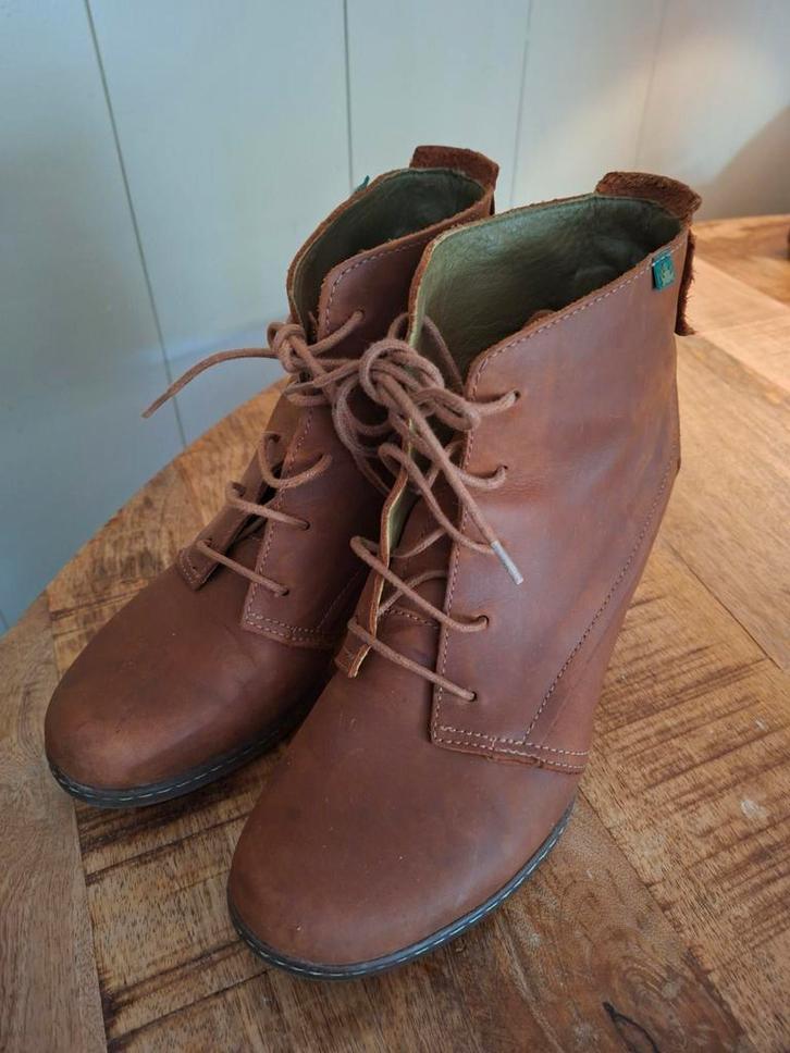 El Naturalista prachtige veterlaarsjes maat 40, Kleding | Dames, Schoenen, Zo goed als nieuw, Lage of Enkellaarzen, Bruin, Verzenden