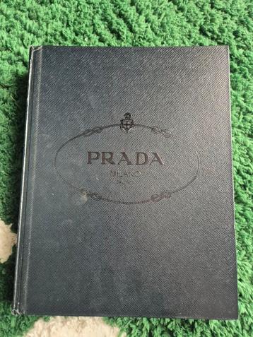 Prada Milano Hardcover Boek 2009 - Modehuis Geschiedenis beschikbaar voor biedingen