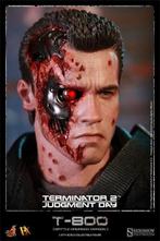 Hot Toys Terminator 2 DX13 T-800 Battle Damaged, Ophalen of Verzenden, Zo goed als nieuw, Film, Actiefiguur of Pop