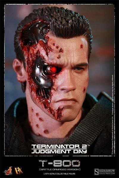 Hot Toys Terminator 2 DX13 T-800 Battle Damaged, Verzamelen, Film en Tv, Zo goed als nieuw, Film, Actiefiguur of Pop, Ophalen of Verzenden