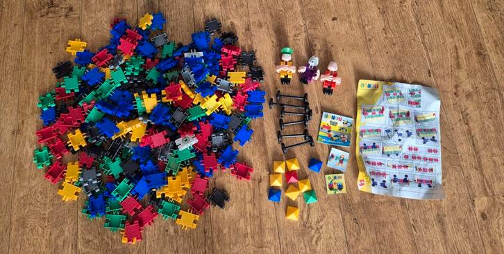 Clics bouwstenen 250 stuks met accessoires., Kinderen en Baby's, Speelgoed | Bouwstenen, Gebruikt, Overige merken, Ophalen of Verzenden