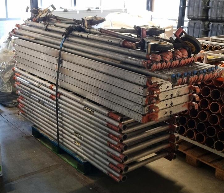 Custers rolsteiger, Doe-het-zelf en Verbouw, Steigers, Gebruikt, Rolsteiger of Kamersteiger, 5 meter of hoger, Ophalen