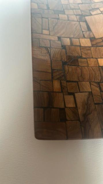 schaaltje van stukjes hout. beschikbaar voor biedingen