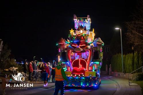 zelfrijdende carnavalswagen, Hobby en Vrije tijd, Feestartikelen, Gebruikt, Versiering, Carnaval, Ophalen