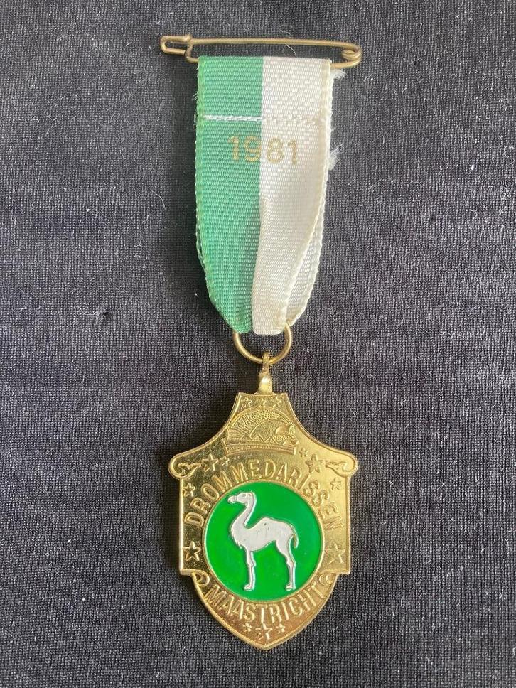 Carnaval orde CV de Drommedarissen Mestreech 1981, Postzegels en Munten, Penningen en Medailles, Overige materialen, Nederland