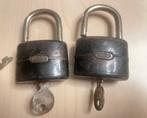 Twee antieke BORA (Germany) hangsloten gelijksluitend, Ophalen of Verzenden