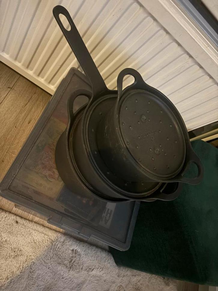 Zware Gietijzeren Pannenset - Topkwaliteit!, Huis en Inrichting, Keuken | Potten en Pannen, Gebruikt, Pannenset, Gietijzer, Inductieplaat